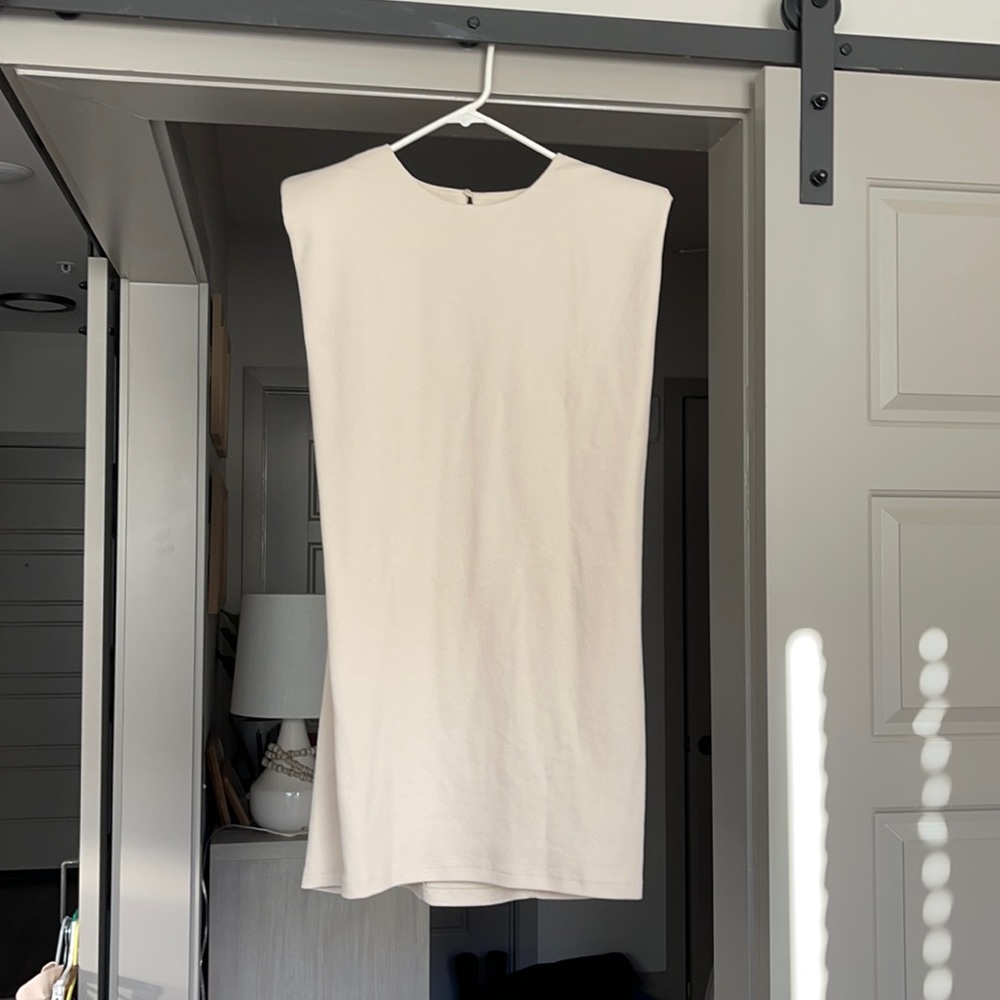 Beige shoulder pad t-shirt dress
